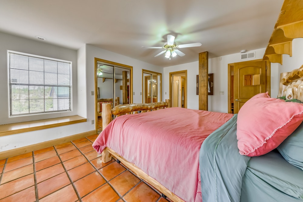 House (6 Bedrooms) photo 1