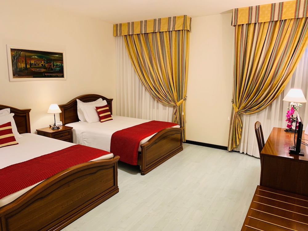 Family Quadruple Room, 2 Double Beds, Non Smoking photo 3