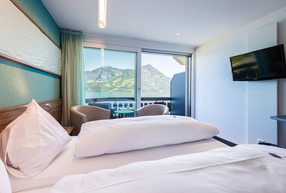 Superior Double Room, Lake View photo 2
