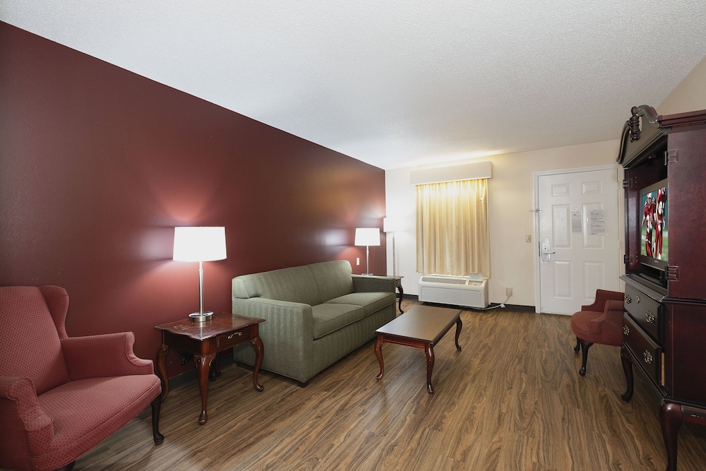 Standard Suite, 1 King Bed, Non Smoking - Photo 3