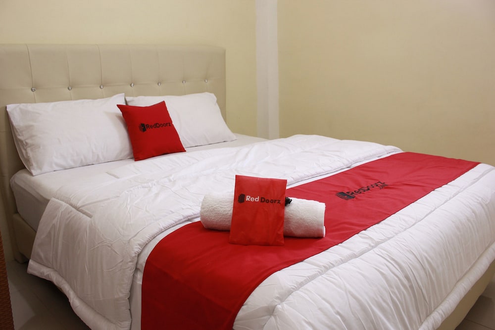 Double Room (Reddoorz) photo 1