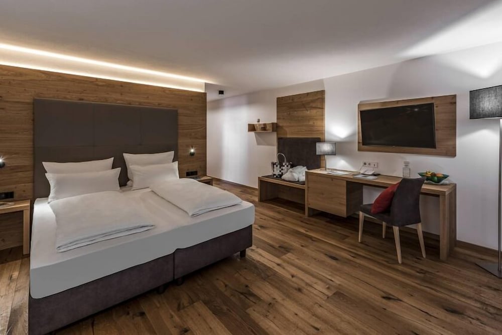 Superior Double Room (Piz Lad Premium)