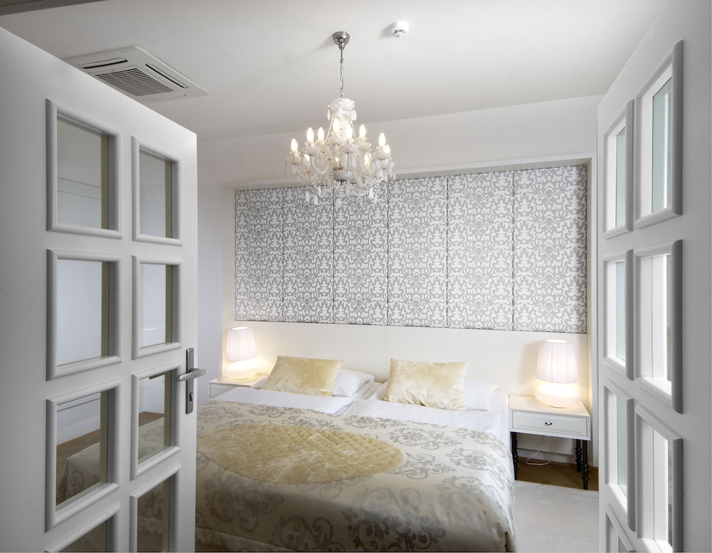 Deluxe Suite photo 3