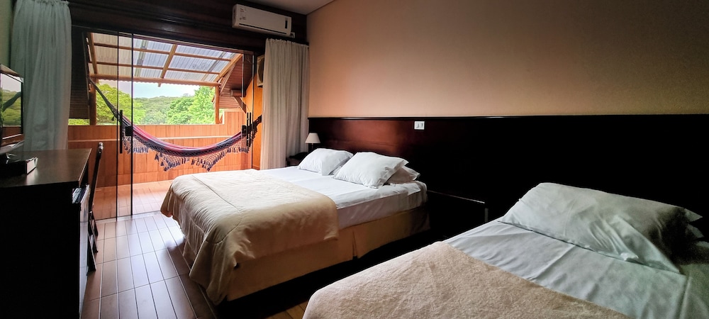 Superior Room, 3 Twin Beds, Lanai, Lake View photo 1