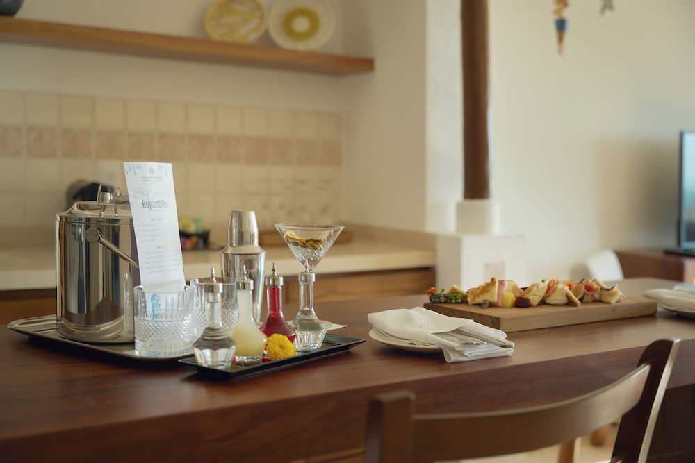 Premiere Oceanfront Suite With Jacuzzi