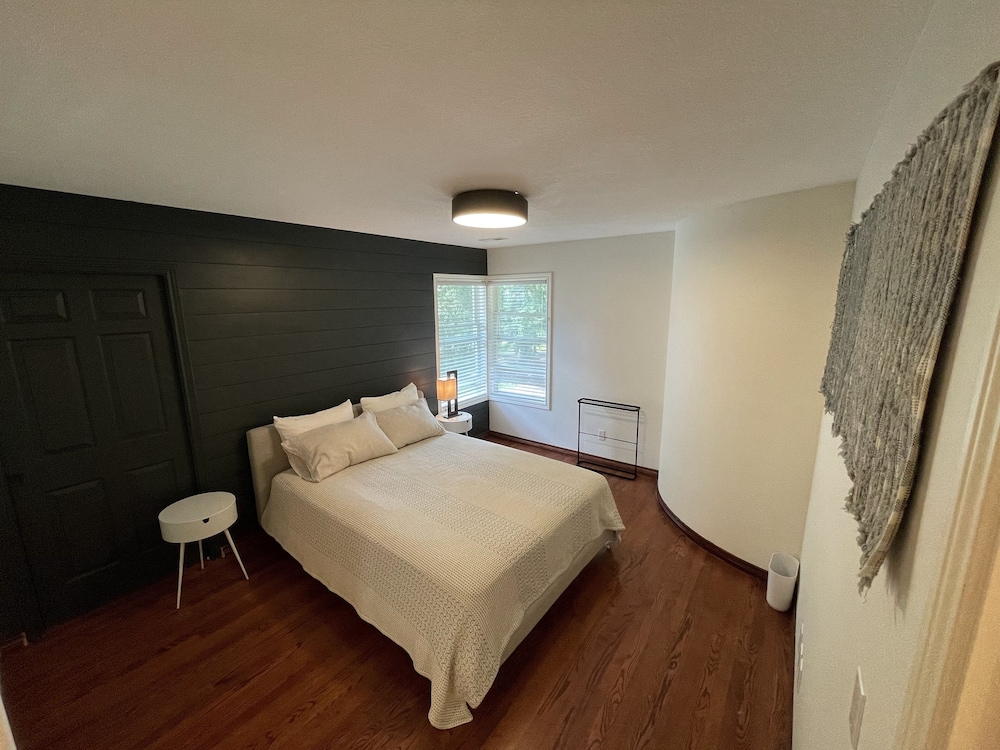 Heron Room