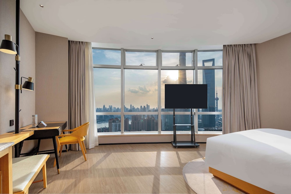 Basic Room, 1 King Bed, Accessible