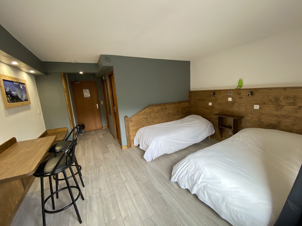 Superior Triple Room photo 2
