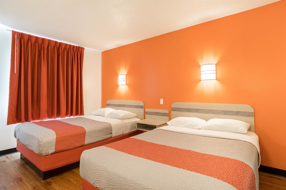 Standard Room, 2 Double Beds, Non Smoking - Photo 5