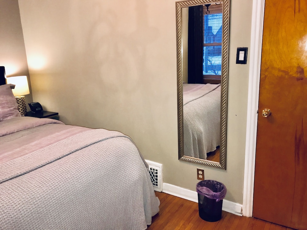 Room, 1 King Bed photo 2