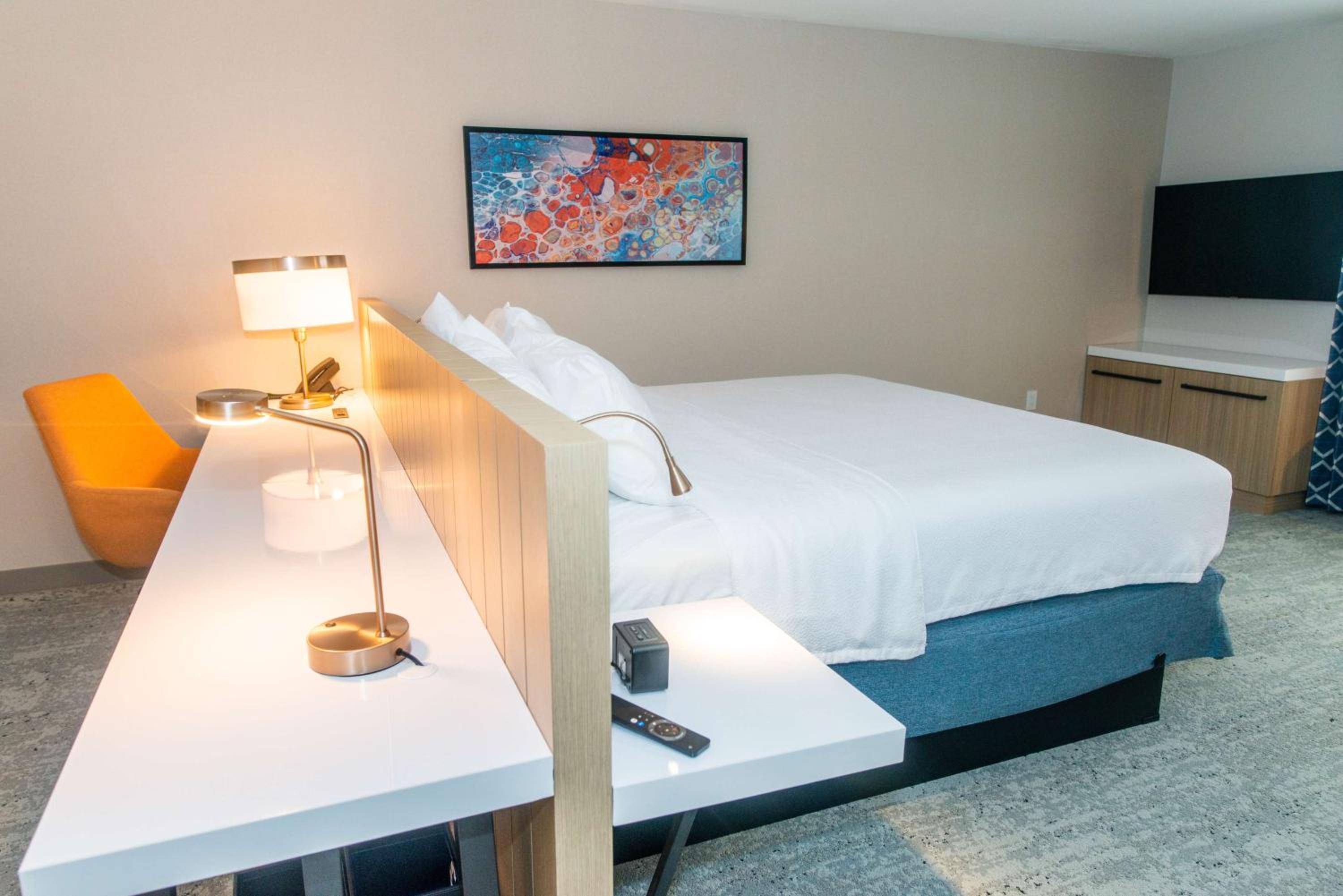 Studio Suite with One King Bed - Photo 1