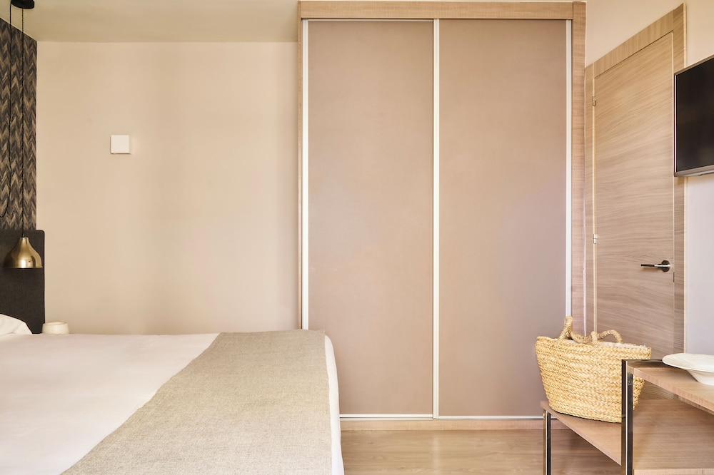 Apartment, 1 Bedroom, Balcony (2 adults + 1 child) - Photo 4