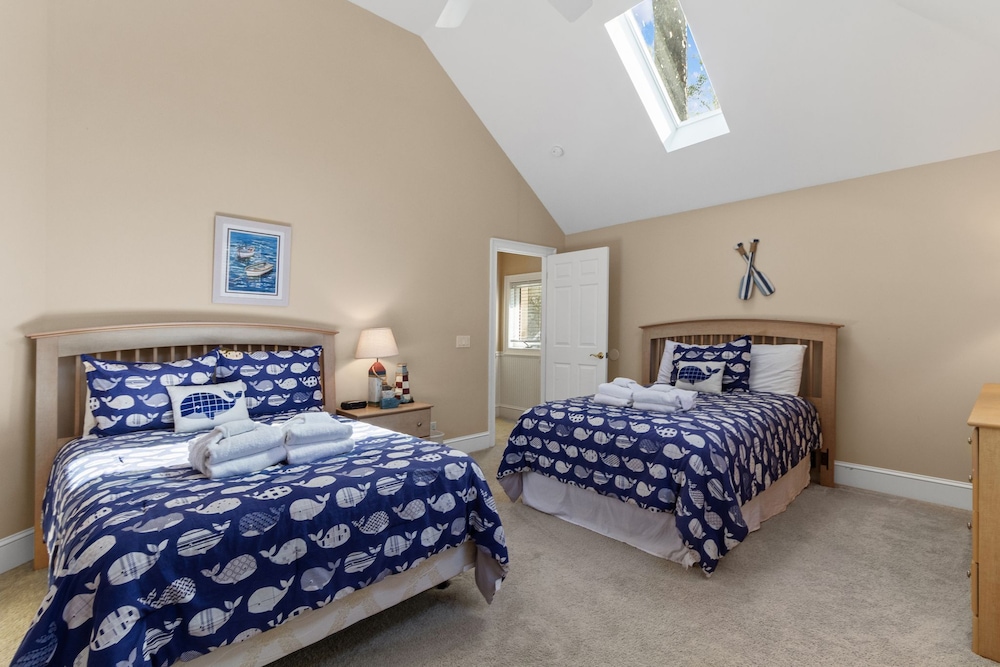 House, Multiple Beds, Pool Access, Pool View (9 Piping Plover)