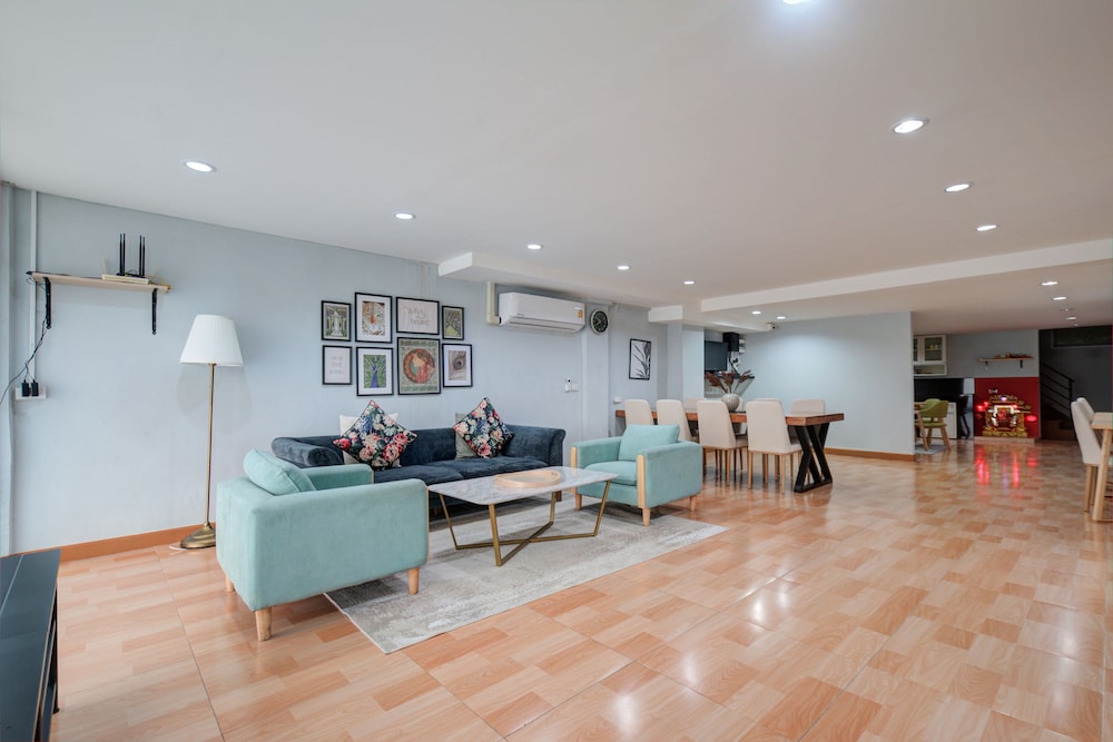 City Townhome photo 2