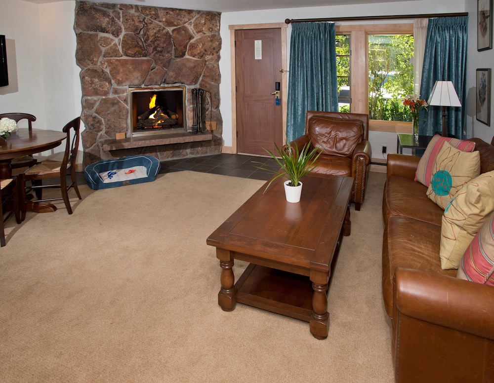 Condo, 2 Bedrooms