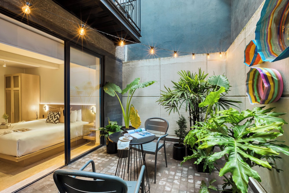 Apartment with Intimate Patio