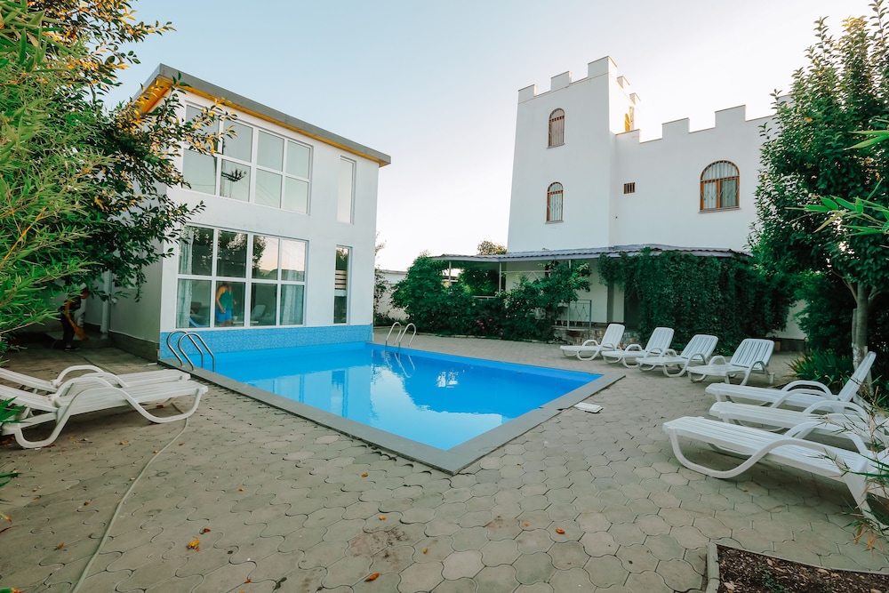 Villa photo 1