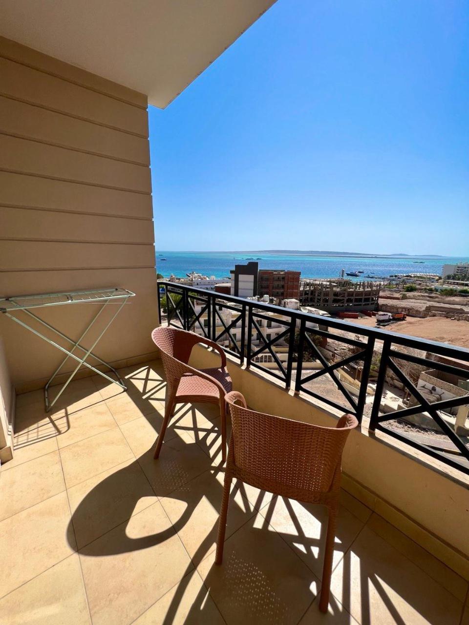 Apartment with Balcony Sea View photo 2