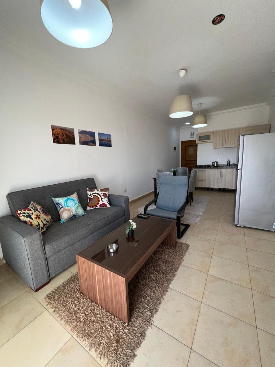 Apartment with Balcony Sea View photo 3