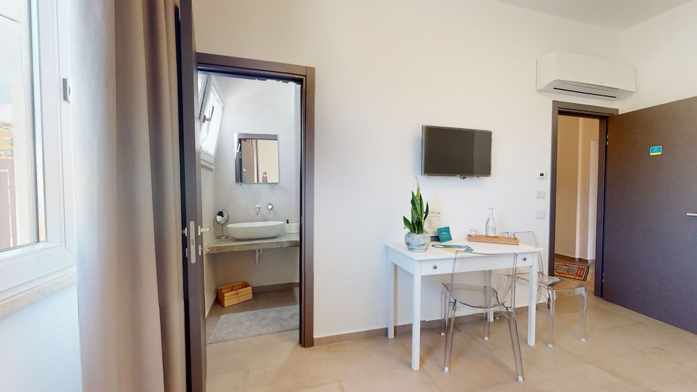 Basic Room photo 3