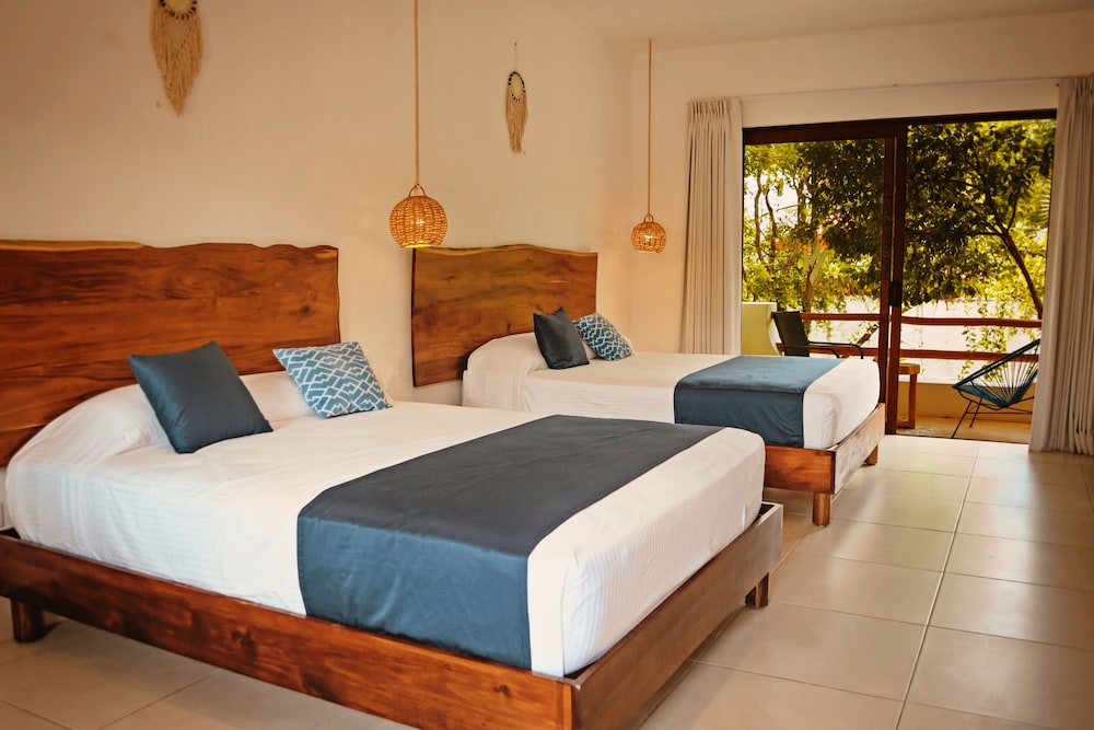 Standard Room, 2 Double Beds, Balcony photo 1
