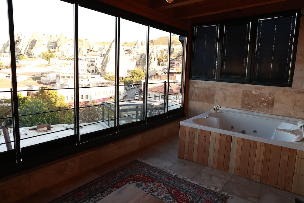 Panoramic Room - Photo 9