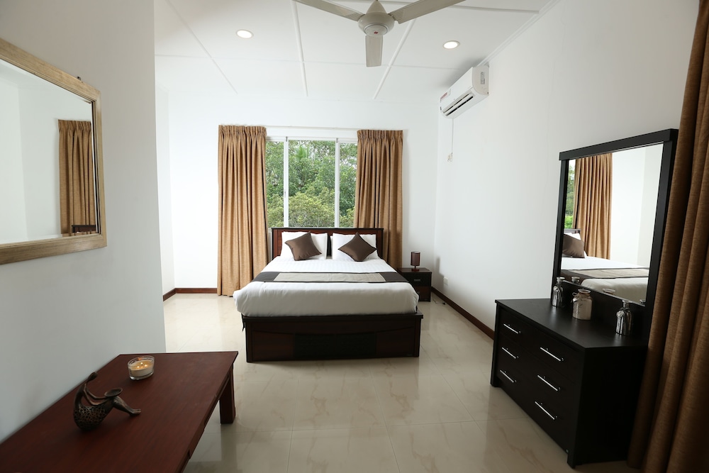 Luxury Villa photo 1