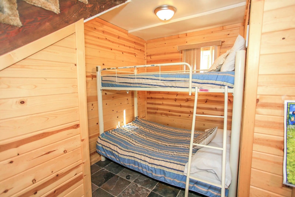 Cabin, Multiple Beds, Patio, Mountain View photo 1