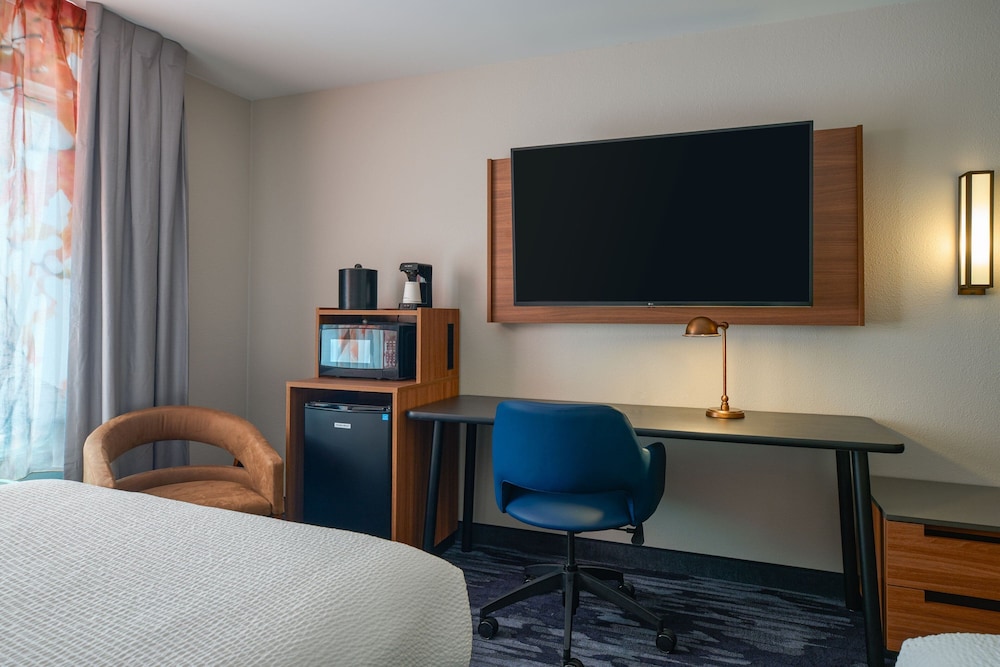 Room, 2 Queen Beds - Photo 3