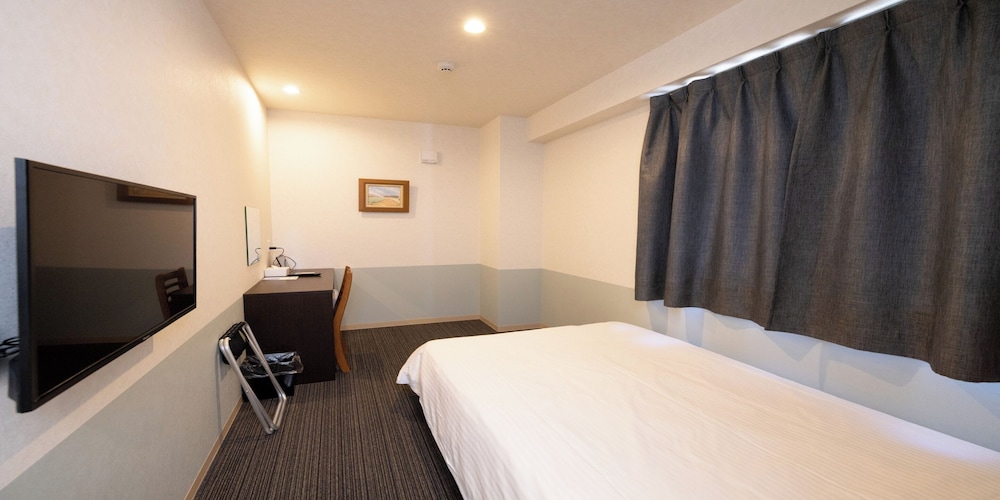Basic Double Room, Smoking - Photo 3