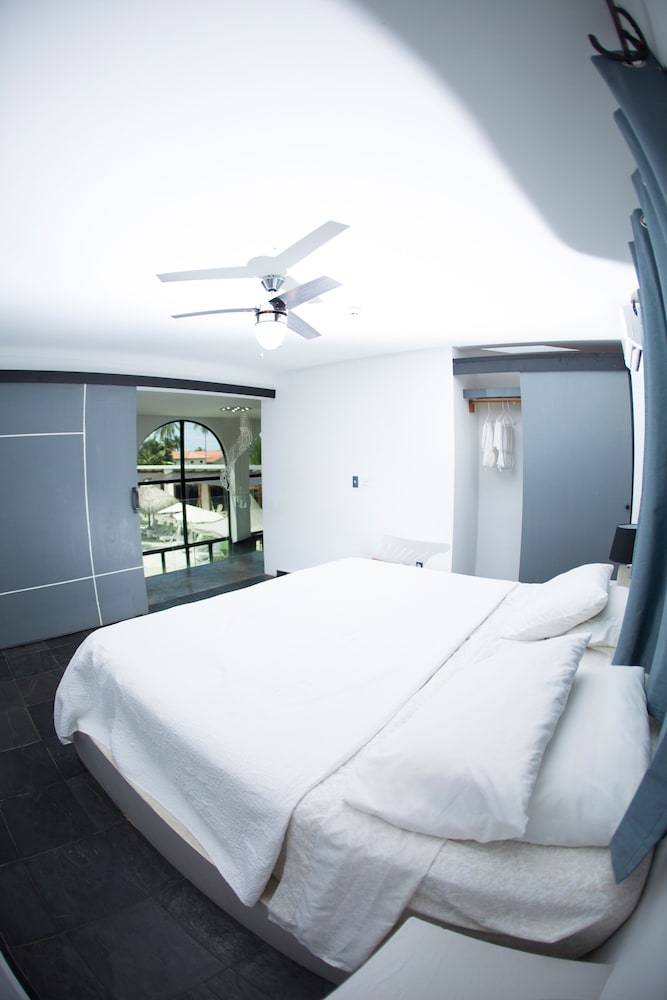House, 3 Bedrooms photo 3
