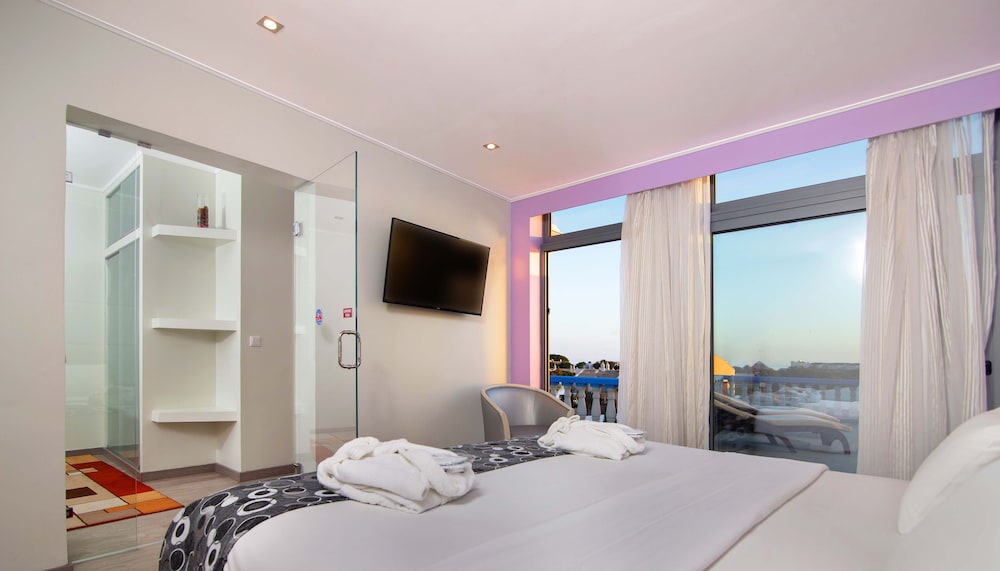 Deluxe Double Room, Sea View - Photo 10