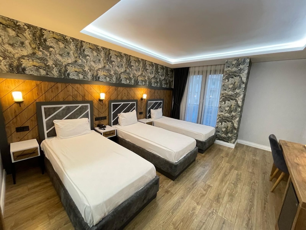 Luxury Triple Room