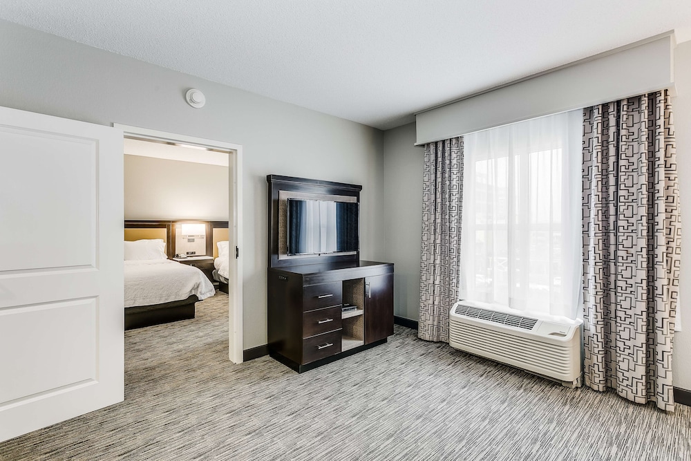 Suite, 2 Queen Beds, Non Smoking - Photo 2