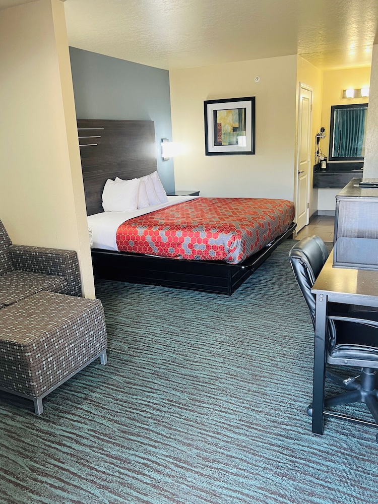 Standard Room, 1 King Bed, Non Smoking