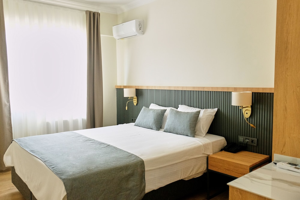 Standard Double or Twin Room photo 2