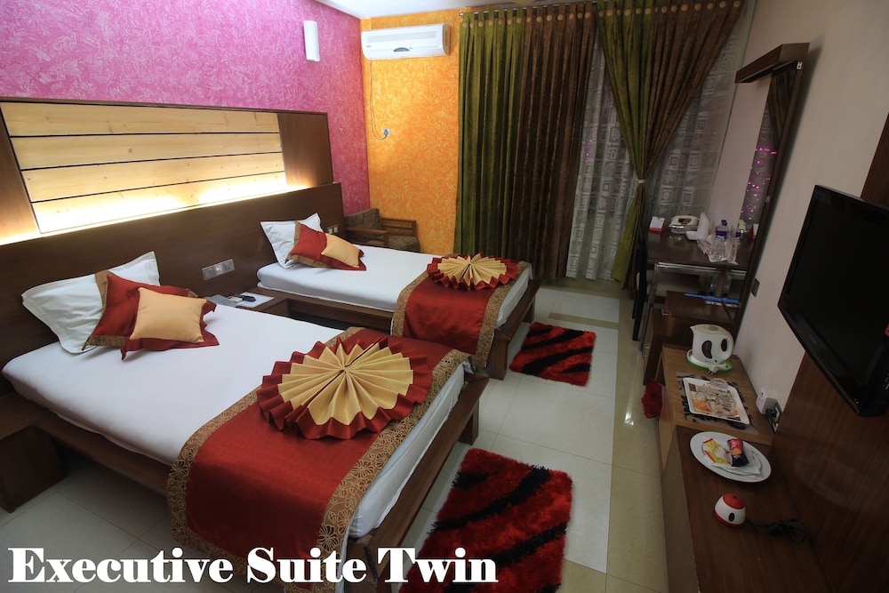 Executive Suite, 1 Bedroom, Non Smoking, City View (Twin)