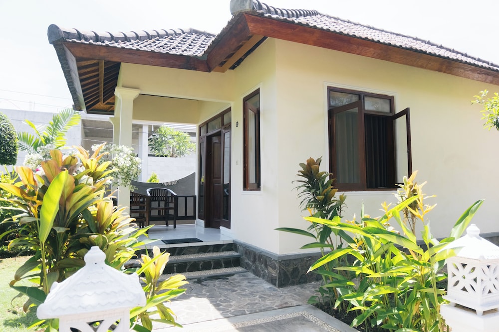 Family Room, Balcony, Garden View