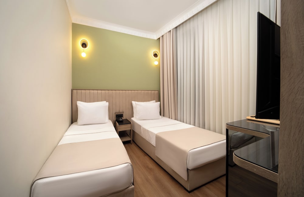 FAMILY CONNECTION ROOM WITH BALCONY photo 3