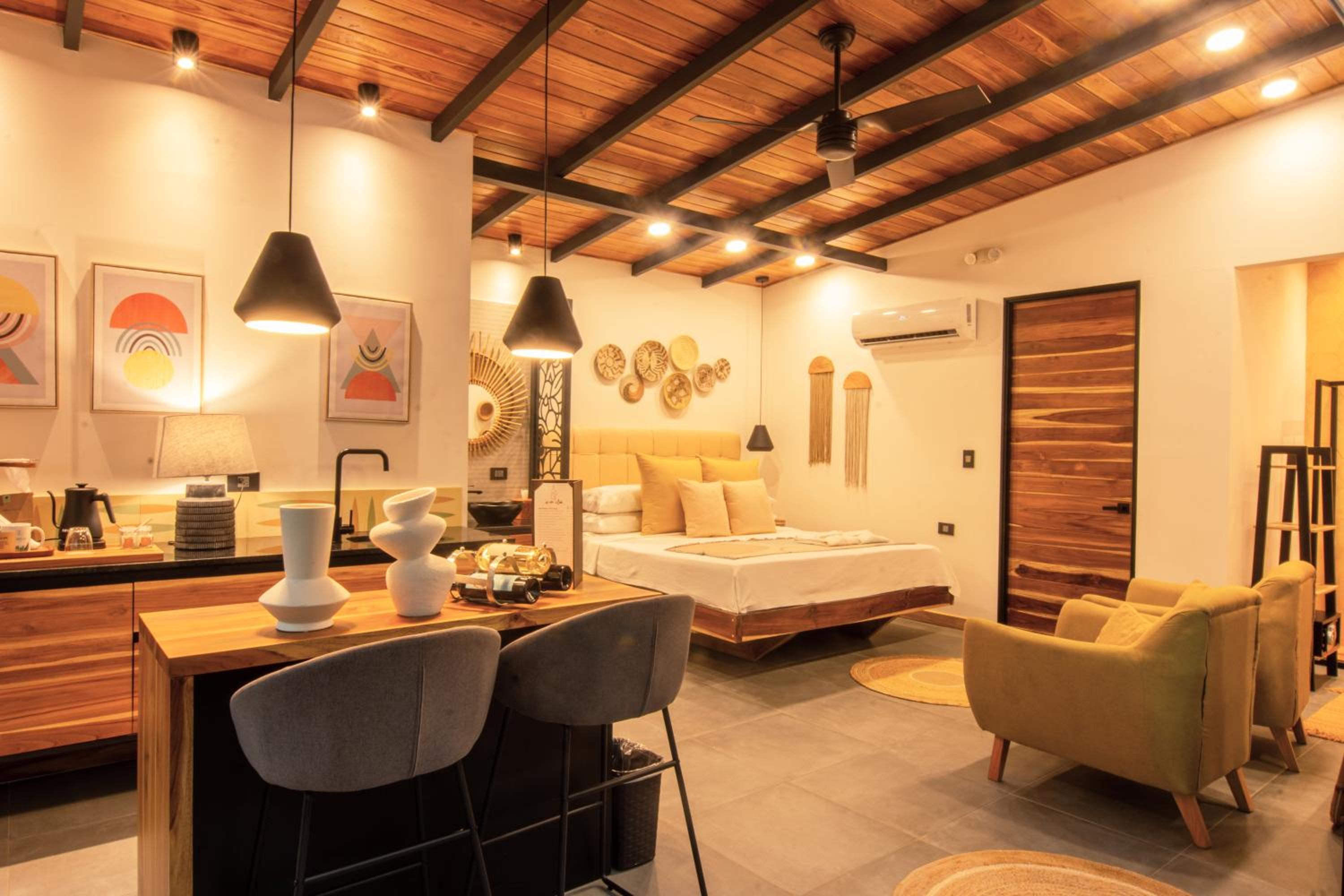 Superior Suite - Photo 2