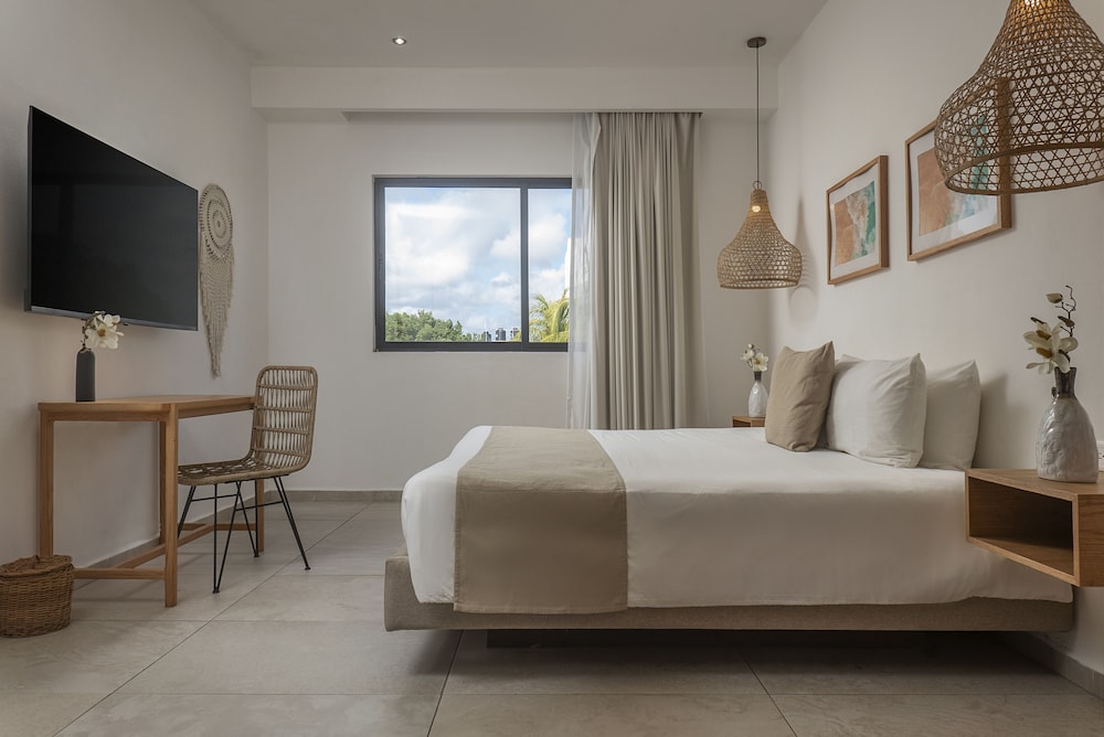 Deluxe Double Room, 1 King Bed - Photo 1