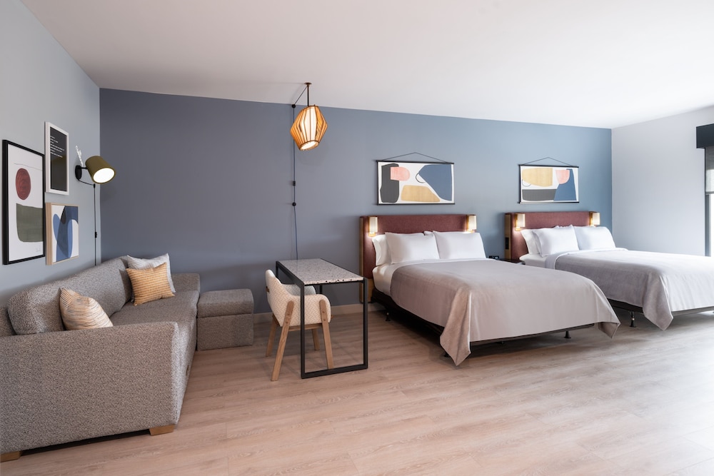 Studio Suite, 2 Queen Beds, Accessible (Communications, Mobility, Access Tub) - Photo 2