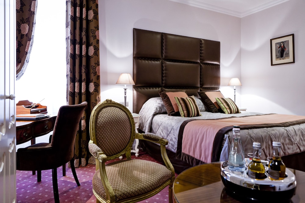 Junior Room - Photo 1