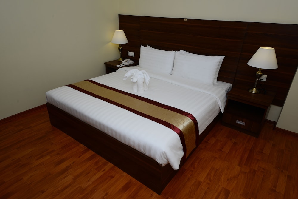 Deluxe King Room photo 1