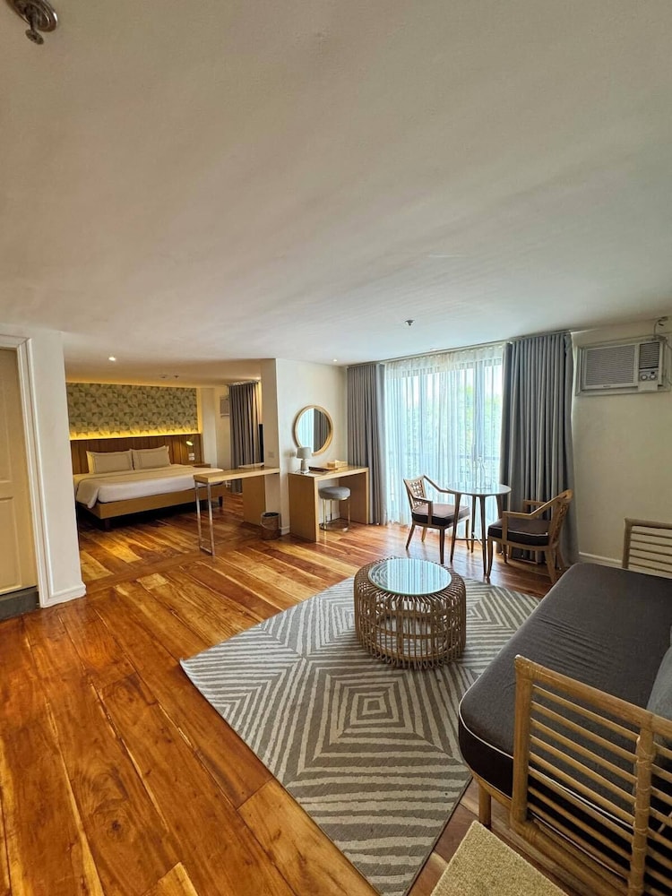 Executive Room, 1 King Bed photo 2