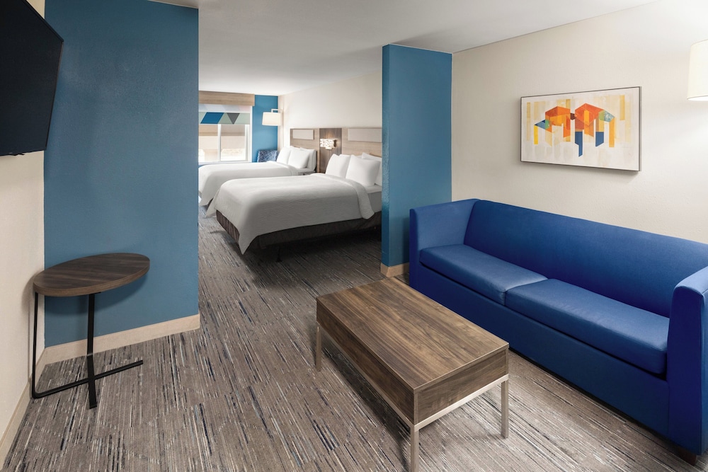 Room, Multiple Beds - Photo 5