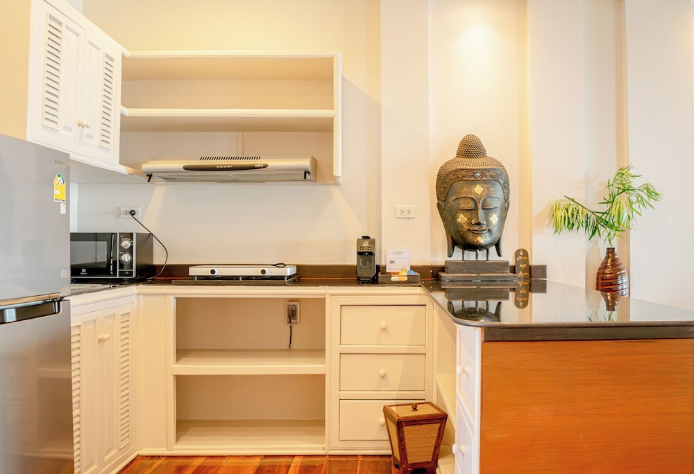 Sunset 2 Bedroom Penthouse - Photo 4