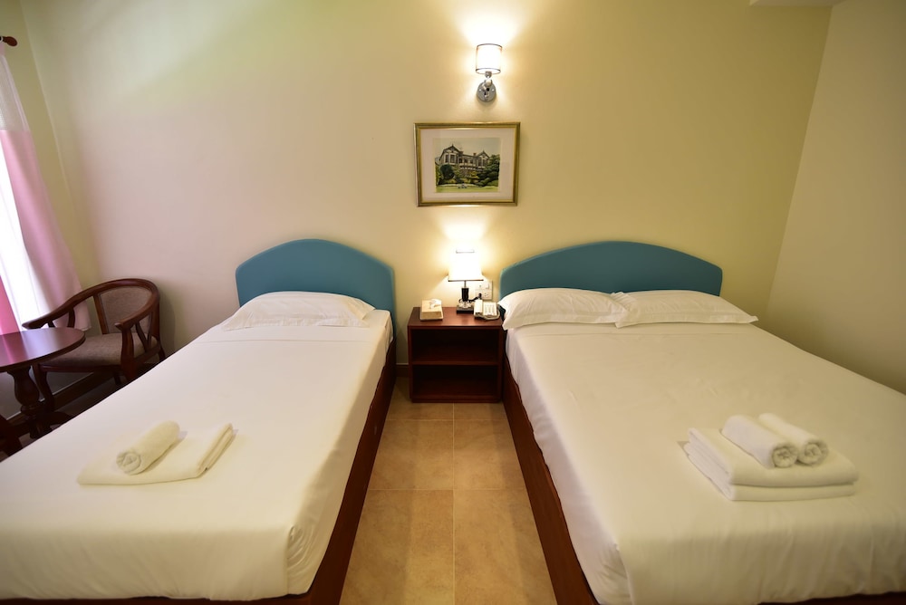 Deluxe Room with Pool Access photo 1