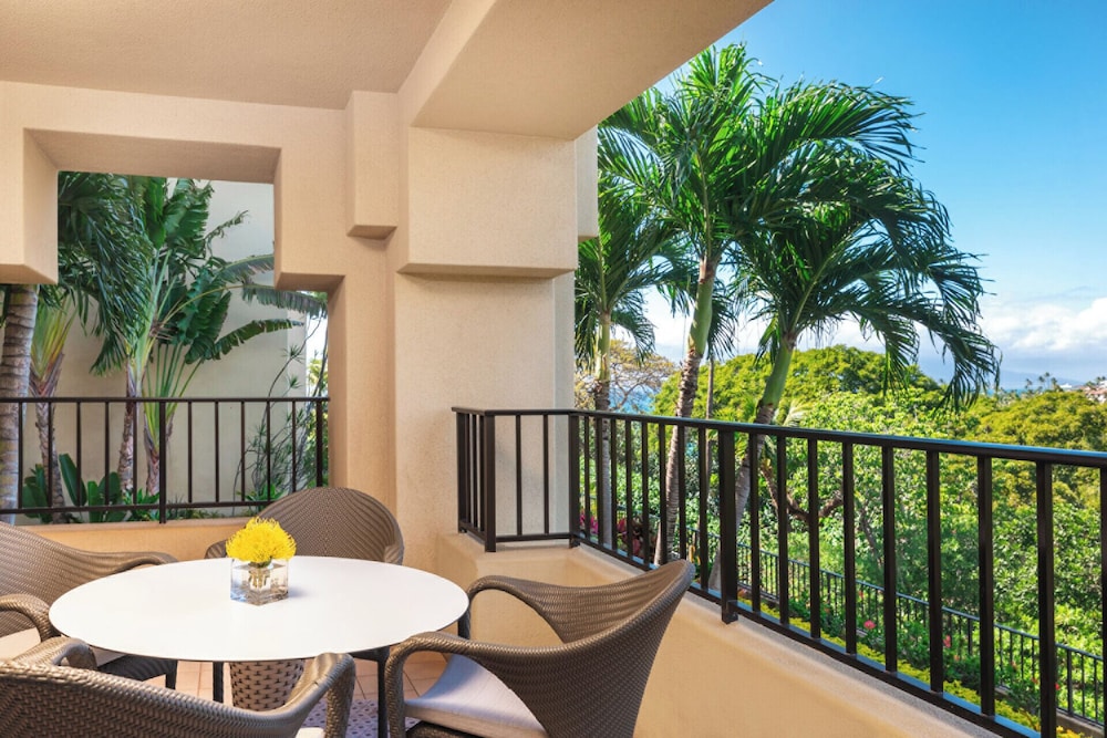 Deluxe Garden View Executive Suite