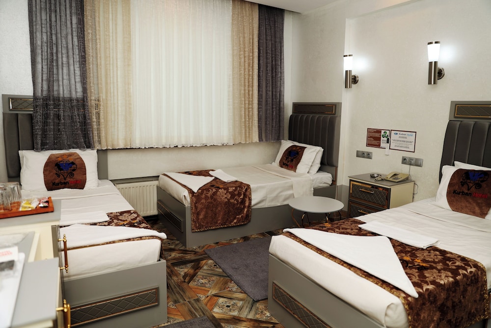 Basic Triple Room photo 1